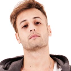 Melhores fotos e gifs do cantor @NathanBarone da banda @flybr