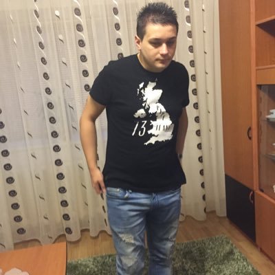 raiculetz's profile picture. Nu dezgheta fraieru' ca te inunda !