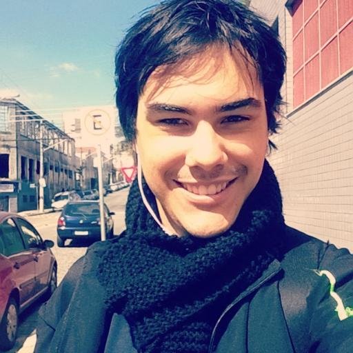 Renatenho's profile picture. Cientista da Computação e cansado, tudo ao mesmo tempo.