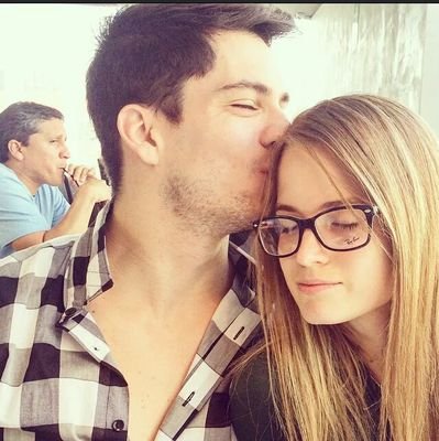 Apoyamos incondicionalmente a Ike Parodi y Michela Elias