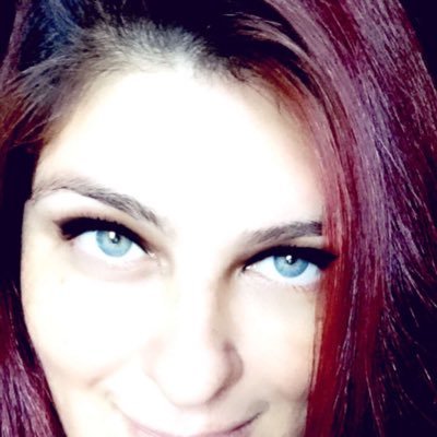 DaniDanuxa's profile picture. Preguiçosa, desorganizada, feliz, gorda, simpática, amiga, gentil. atacada, caridosa, tá bom ou quer mais?