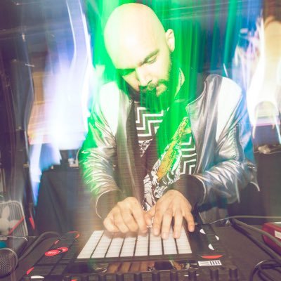 Spiritualy rooted in House\Techno (( ☯ DJ ☯ Producer ☯ )) ~From InnerCore to the Dancefloor~ ☯@Ableton sensei at @mmmmaven ☯