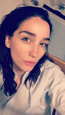 RobertaChiri's profile picture. “
A volte è meglio tacere e sembrare stupidi che aprir bocca e togliere ogni dubbio.