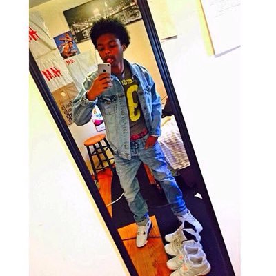 AMOSC:Famoustez21 an Follow Me On IG @Famoustez__ . follow back BITCH