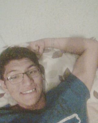 mmmmm pues que te digo...inquieto soñador con mucho amor y felicidad gustas me sobra...pues todos los dias estoy sembrando...