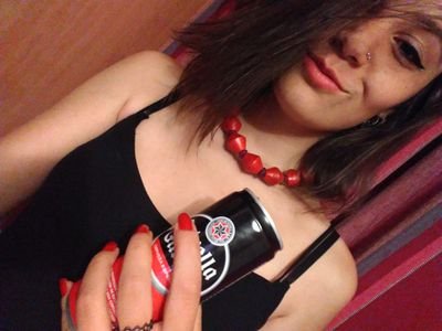 Deja que la locura sea cultura,
que el dolor se muera de placer.
El amor es la droga mas dura.
Gr 85
Uc3m