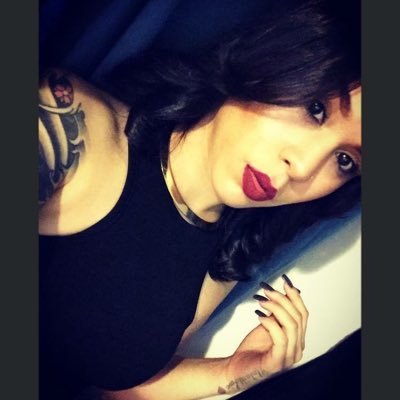Dyke bitch using my sisters pictures to pull all the niggas 😛😈