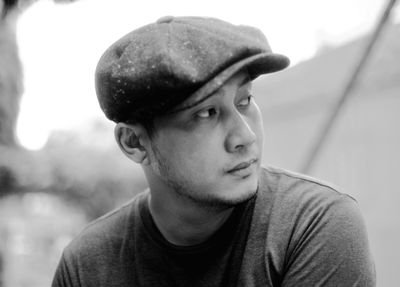 A pluviophile. A lone wolf. A frustrated architect. Home cooker. Craves for Burger, Lasagna, Tom Yum. Oh, and sometimes a photographer too.