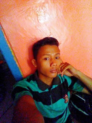 ImanKohler's profile picture. hidup penuh warna..