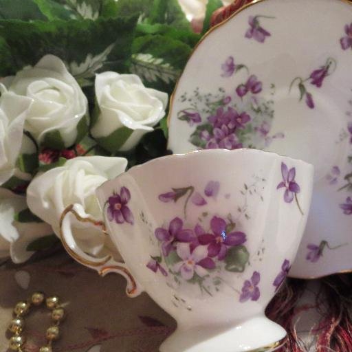 Antiques Classic Beauty  #antiques #coins #gifts #vintage #teacup #teapot #dinnerware #porcelaindolls #collection #collectible #english #England #BoneChina