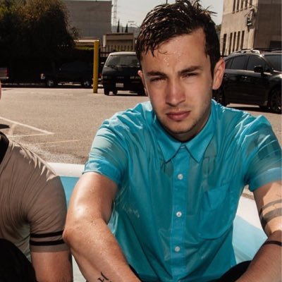 kleineme21's profile picture. A center of a tension. // Palms Landing RPG.