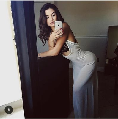 Hellrpdmss's profile picture. Je voudrais qu'on monte l'escalier en courant. Que tu me fasse l'amour jusqu'à l'aube pendant deux nuits. Que le soir au soleil couchant on se fasse des câlins.