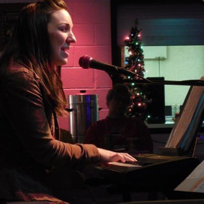 LaylaLadyPang's profile picture. Singer/Songwriter/Pianist Music=Love