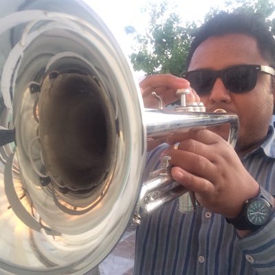 rodcassas's profile picture. Maestro de profesión, músico de oído...