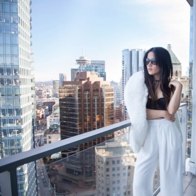 flxwlessdae's profile picture. X X I V. Soy medió filipina medió egipcia porque mi madre me salió puta y mi hermana es Kia.