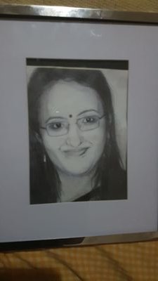 Avid reader watches hindi soaps mother of 2 and a good singer. Loves Chococlates and Chennai.
