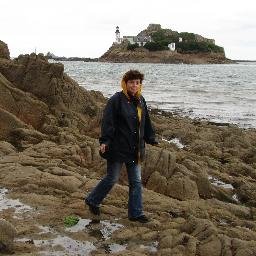 Je suis curieuse de tout. Mais je m’intéresse particulièrement à l’Art, l’Architecture, l’Histoire, la France, le Japon, l’Asie...