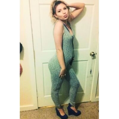 Blunts fatter than your mama & less fucks than your dad when he left | Aquarius | 5'2 but my attitude stay on 6'3 | Queen Petty | JLamb's wifey ♡ 05.29.16