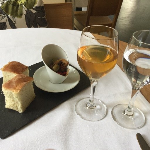 旅行好きです。いろんな意味でおひとりさまOLです・・・。
のんびりツイートします。
たぶん蟹🦀と雲丹に対する執念がヤバいです。
