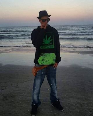 Matteo11640896's profile picture. Musica hip hop rap e disco generale sia di Artisti Italiani che Artisti Stranieri seguo il Calcio il Club della Serie A TIM