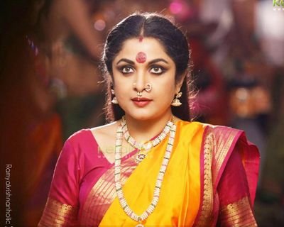 My name is Yarisaa n im just 16 from Malaysia...I'm a great big fan of the one and only beautiful & gorgeous ramya mam @meramyakrishnan...