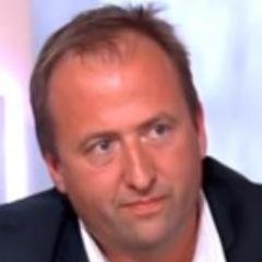 Journaliste, spécialiste #aérien Réalisateur de documentaires Ecrivain @EditionsFayard
Auteur de l'or gris, le livre noir des maisons de retraite (Flammarion)