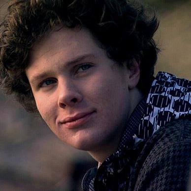 TheQuirkyMisfit's profile picture. ❝Look how happy I am. In between minor psychological breakdowns. Sure, all the serotonin, and endorphines, and sex, etc. feels good.❞  (#Skins, #RP)