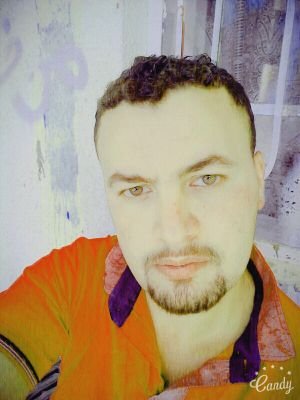 من العذاب:ان تكتب لمن لا يقرأ لك. وأن تنتظر من لا يأتي لك. وأن تحب من لا يشعر بك.وأن تحتاج من لا يحتاج لك.