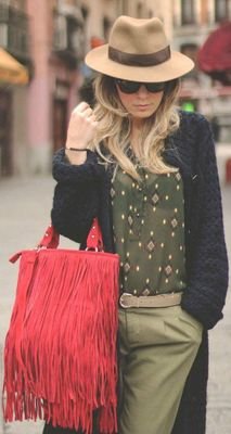 Clara54725153's profile picture. 