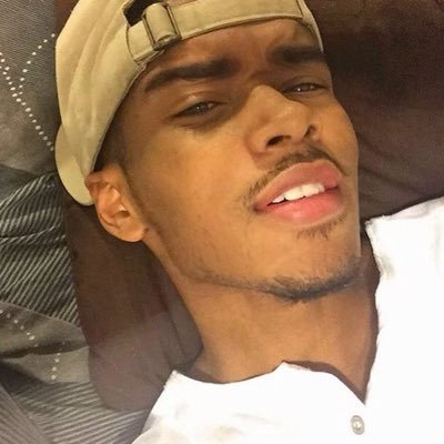 yanislla_'s profile picture. 