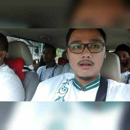 gilangsaka's profile picture. Non smoker, Drugfree.