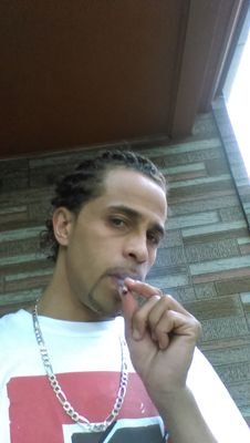 Dreadhead,greeneyed rican,black,and white intelligent trap nigga with a filthy mind playing no games so if u sick of lames get at me.