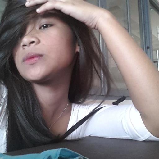 kimlykaosic's profile picture. 