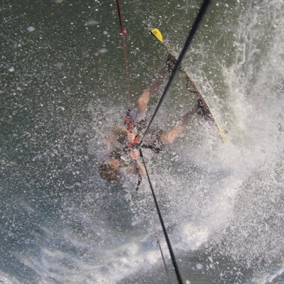 London architect specialising in office design. Geek, kitesurfer, mountain biker, fitness, anything outdoors. Originally from Guernsey.