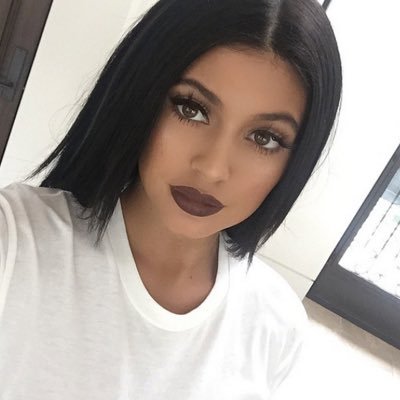 https://t.co/xpTyiQs7e1 go check out Kylie's range of lip kits// truely amazing and no regrets