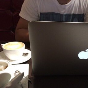 この稼げる環境にいる事に感謝。情報は人から人へ。自ら行動すれば、現状、未来を変えられる事を実感。 普通に学生しながら、 様々なビジネス してます♪ 興味ある方、やってみたい方、気軽に相談受けつけます(^o^)