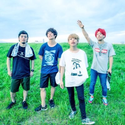 白ディッキー奴です。  04 limited sazabysめっちゃ好きです。 マイファス、ヤバT、キュウソ、RAD、オーラルも好きです。 よろしくです。