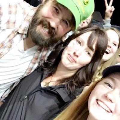 TaRaLmH's profile picture. Country Girl that Loves God, Family, Country Music & Photography ❤ Owner of Ghostpine Photography, 2018 Canadian Badlands Ambassador