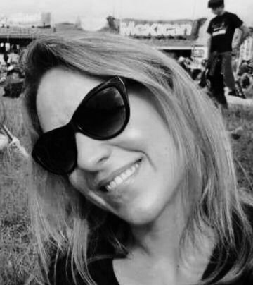 elaine_aitken's profile picture. Music fanatic and avid gig-goer. Lapsed linguist who loves to travel. Also into fitness, festivals and beer. Digital comms at PwC. Views my own.