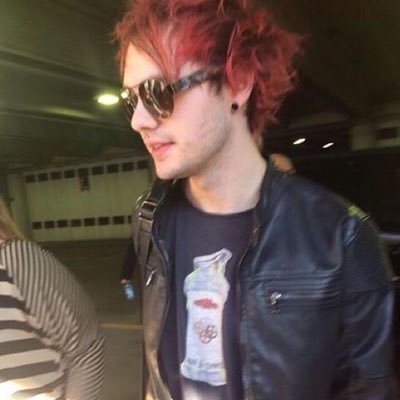 don't follow me follow @locks5sauce and @_lowkey_luke_ and @texting5h5sauce