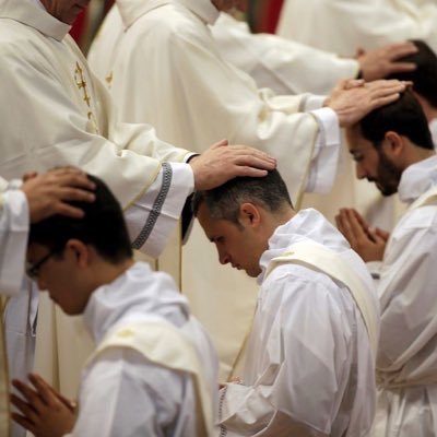 ¡Después de Dios, el sacerdote lo es todo!... Él mismo sólo lo entenderá en el cielo. #SantoCuraDeArs