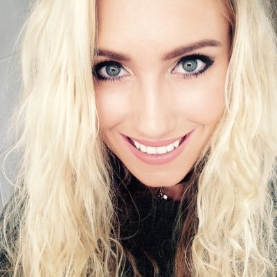 Emma. Fashion and beauty addict. Blogger at Fashion and Face.