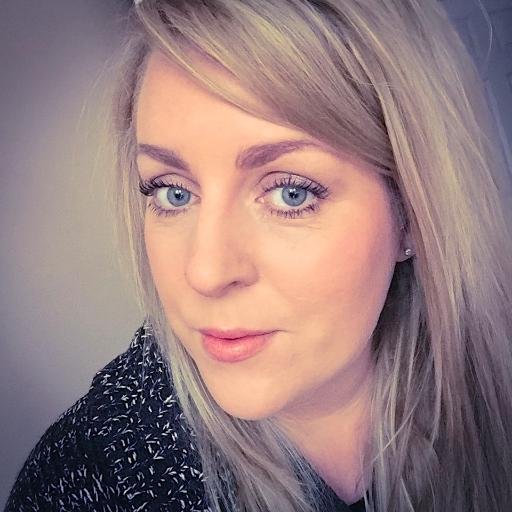 I've a serious grá for skincare & love blathering about all things beauty. Instagram: blatherandbeauty_ie Facebook: blatherandbeauty 👩🏼💻