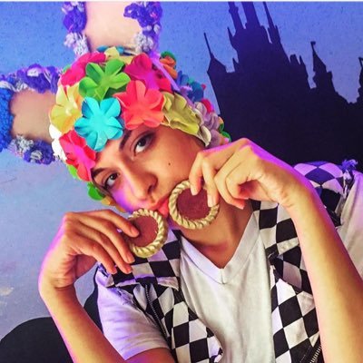 Sassycassiestar's profile picture. El Paso & Austin are my homes. I ❤️ karaoke & making theatre. Stagemom to a kitten named Meowy. Chances are, we'll get along, but NOT if u don't like #Hashtags