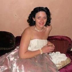 Ex Royal Navy engineer. Studying for an MBA whilst working as a full-time project manager. Seamstress, baker & wine drinking extraordinaire.