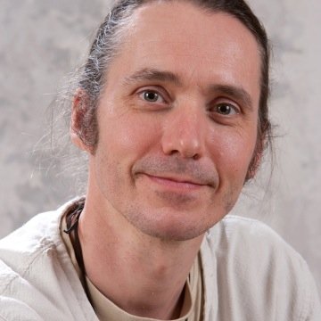 p_e_land's profile picture. 