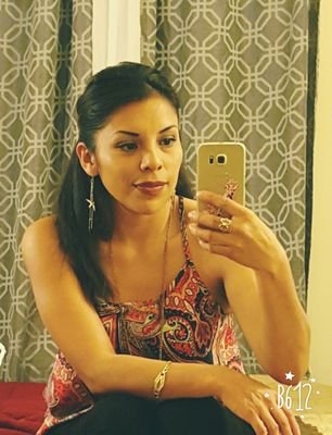 veronikitapcc's profile picture. Some people woll always throw stones in your path. It depends on you, what you make with them. A wall or a bridge?..  ❤