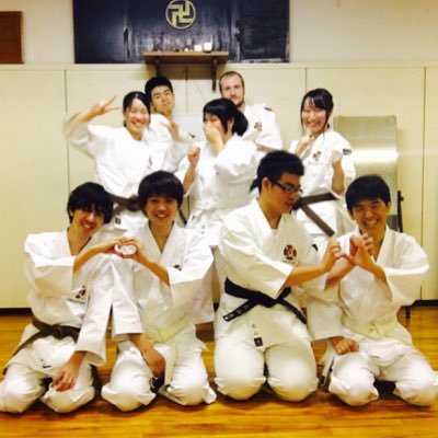 kyogai_shorinji's profile picture. 初心者 経験者 大歓迎！                                           練習は火水金(18:40〜20:00) 第1分館地下 少林寺拳法道場にて  25時間部員募集中です！