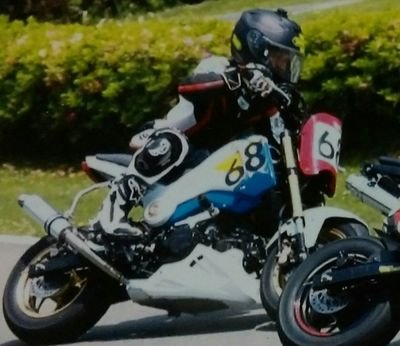 悟と申します！
16歳からJOGZRから始まって、今はZRX1100とこれからGROMを2台持ちしていきまする！(*ﾟ▽ﾟ)ﾉ　　　　　　　　　　　　　

ちょこちょこグロムでスポーツランド生駒に出没します！　

無言フォロー失礼します_￠(･ω･｀)　　　