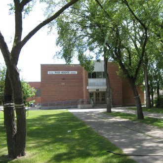 École River Heights School is a Grade 7/8 Dual-Track English/French Immersion School in the Winnipeg School Division. We are also an IBMYP school.